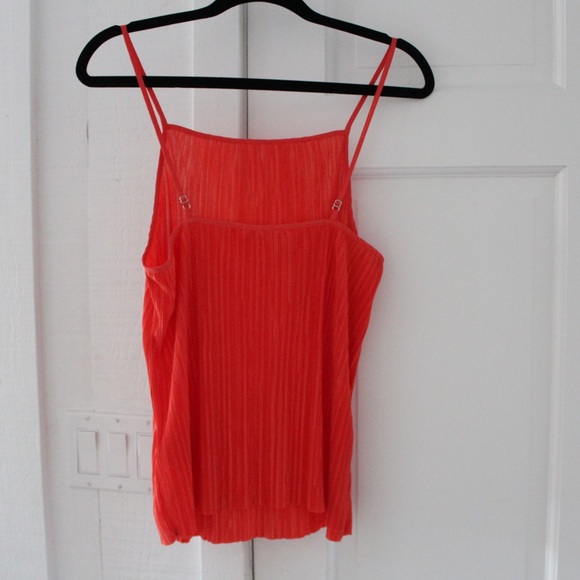 Club Monaco pleated red tank - Picture 2 of 8